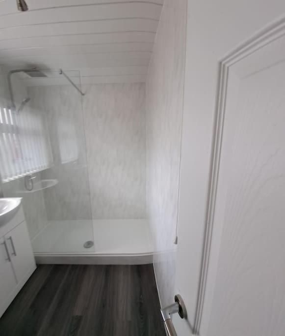 1 Bed Apart Dowlais Exteriör bild